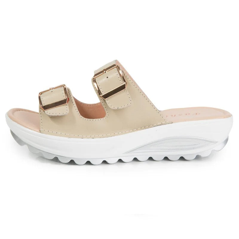 Sandaler med kilklack och dämpande sula Beige
