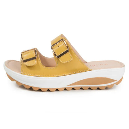 Sandaler med kilklack och dämpande sula Gul